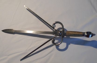 Trident Main Gauche - parrying dagger by Paul Chen / Hanwei (wrwmar0018)